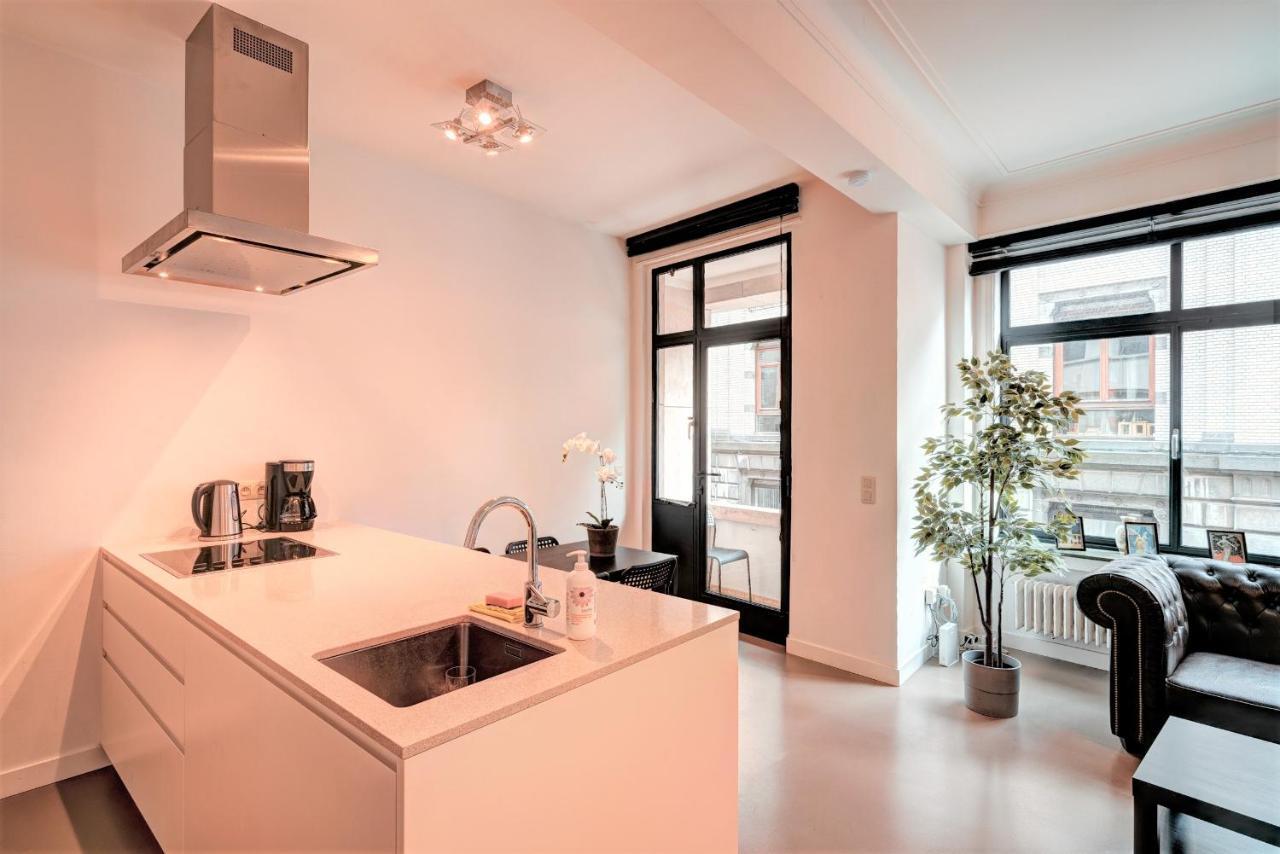 The Meir Lodge. Apartments In Heart Of 안트베르펜 외부 사진